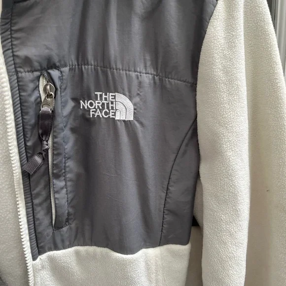 The North Face Gray and White Ski Jacket Size XL. Fits More Like Size Large - Picture 6 of 6